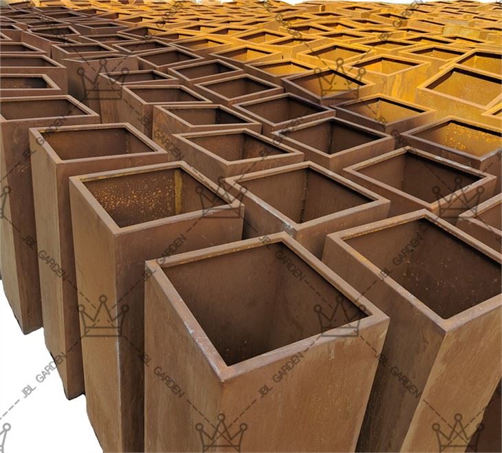 Qsari tal-Azzar Corten Mdendlin