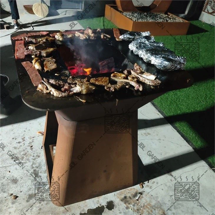 Outdoor Wood-burning Steel Barbeque