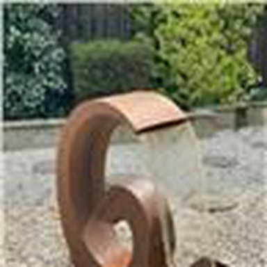 Funtana tal-metall tal-ġnien kbir ta 'barra moderna