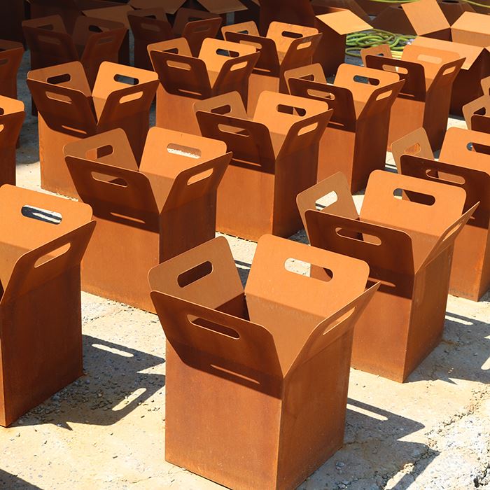 Dekorazzjonijiet Azzar Corten Planter