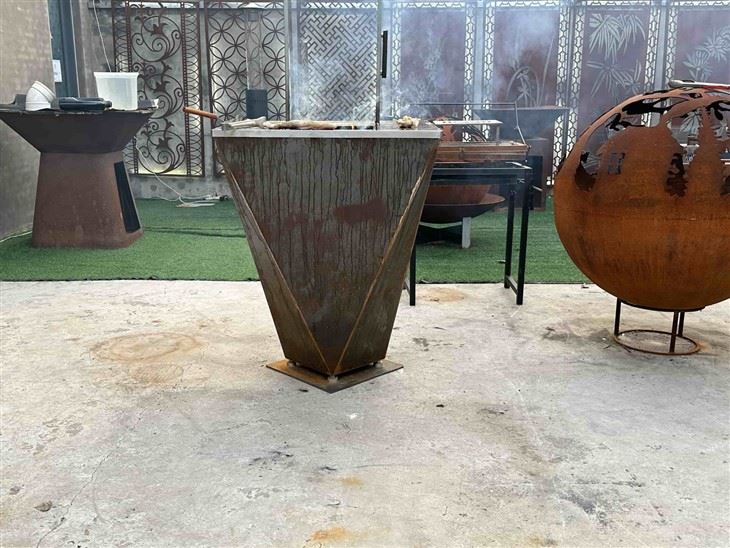 Outdoor Fire Pit With Grill Function