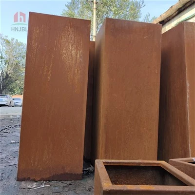 Nru Manutenzjoni Garden Planters